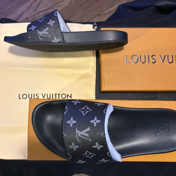 Louis Vuitton slides - Picture 1 of 7